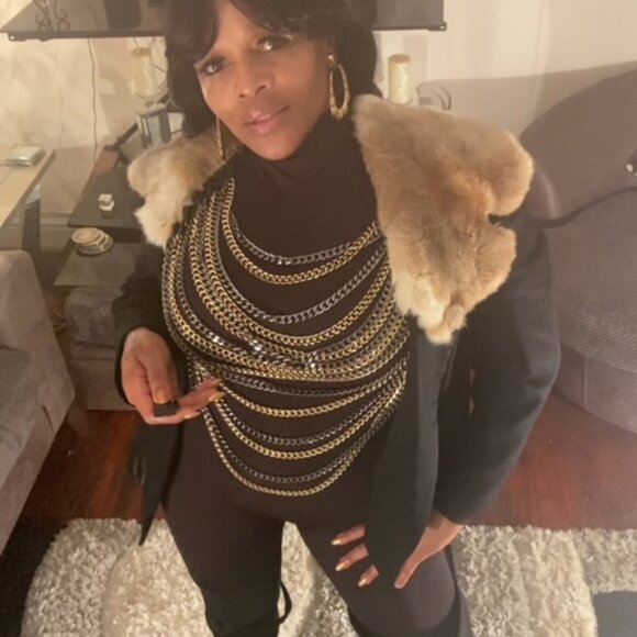 Foxy Layered Neckkvest - Picture 4 of 5